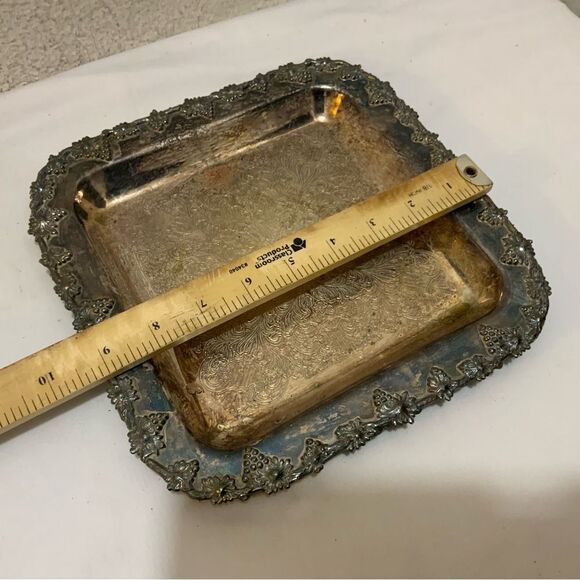 Vintage WM A Rogers Old English Reproduction tray 6164 - Picture 7 of 7